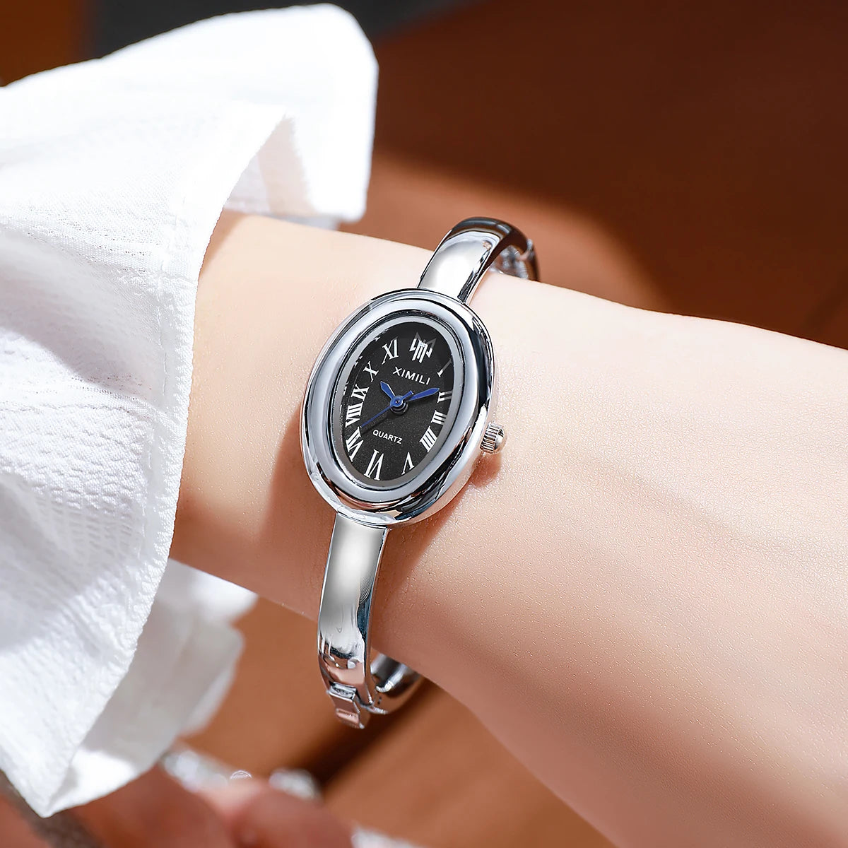 Reloj Constanza Oval